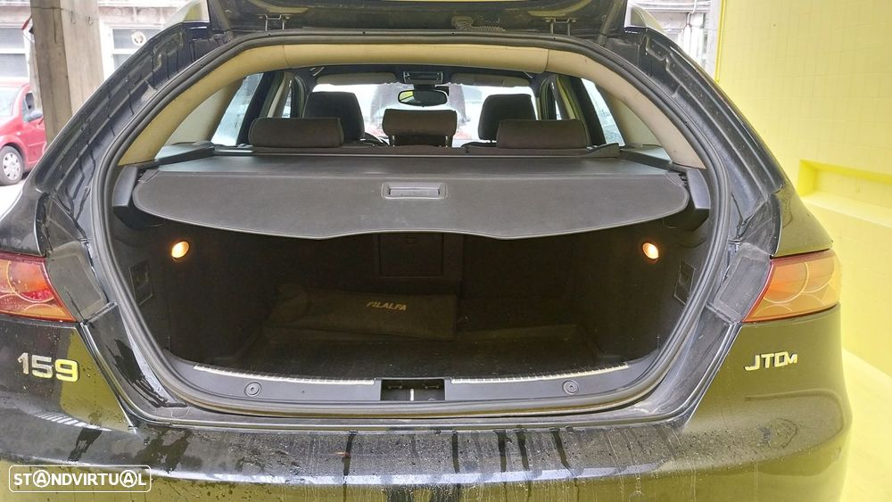 Alfa Romeo 159 1.9 JTDM 8V - 17