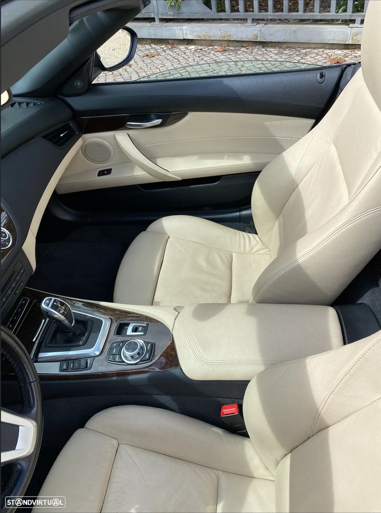 BMW Z4 35 is Auto - 13