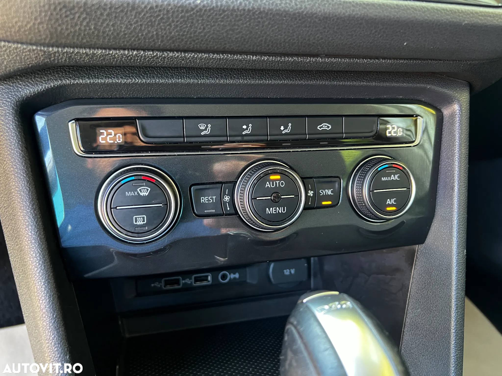 Volkswagen Tiguan 2.0 TDI SCR 4MOTION DSG R-Line - 30