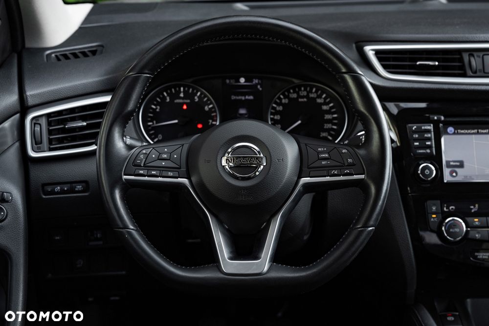 Nissan Qashqai 1.2 DIG-T N-Connecta - 24