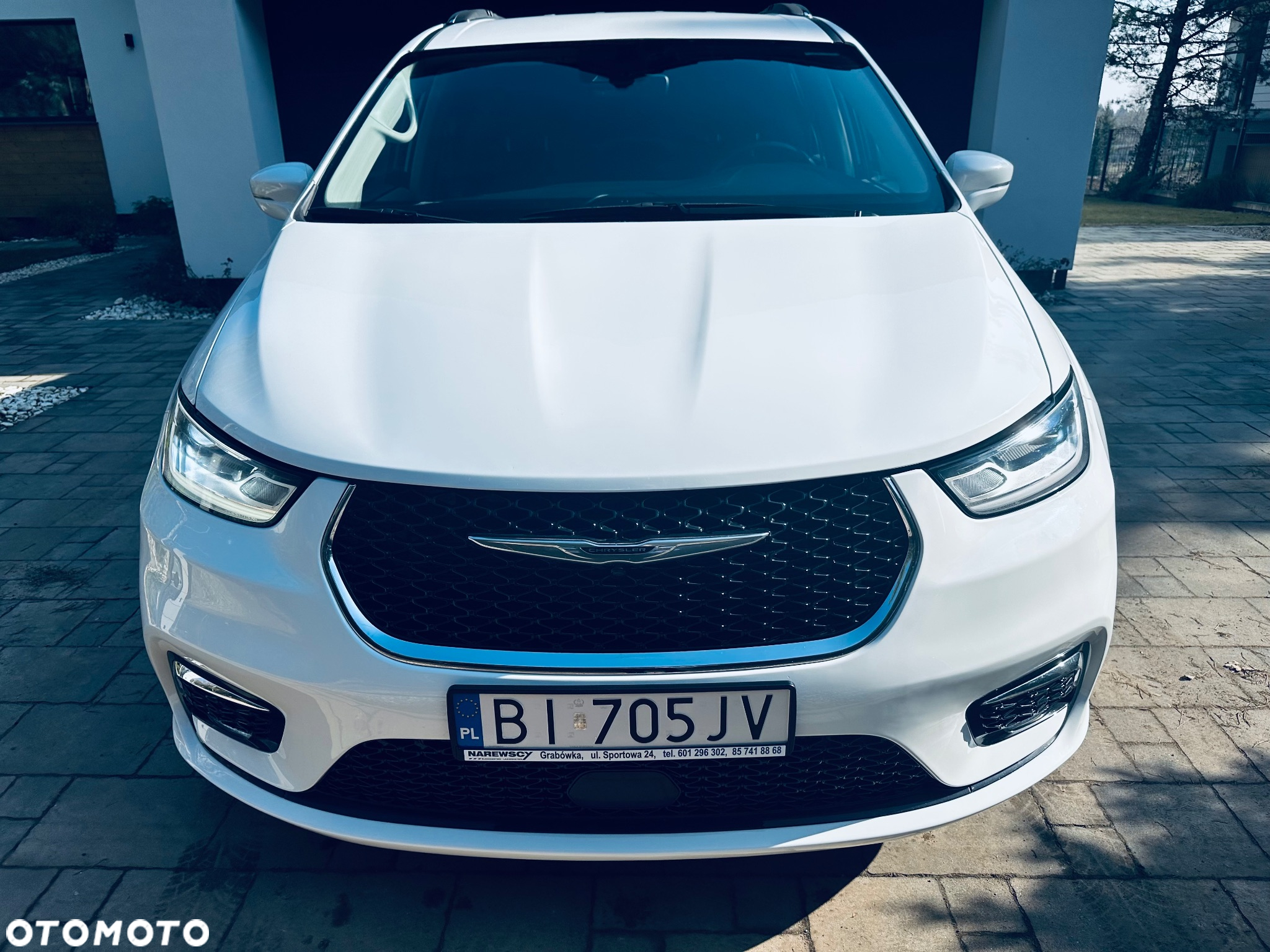 Chrysler Pacifica - 4