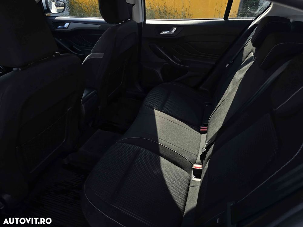 Ford Focus - 10