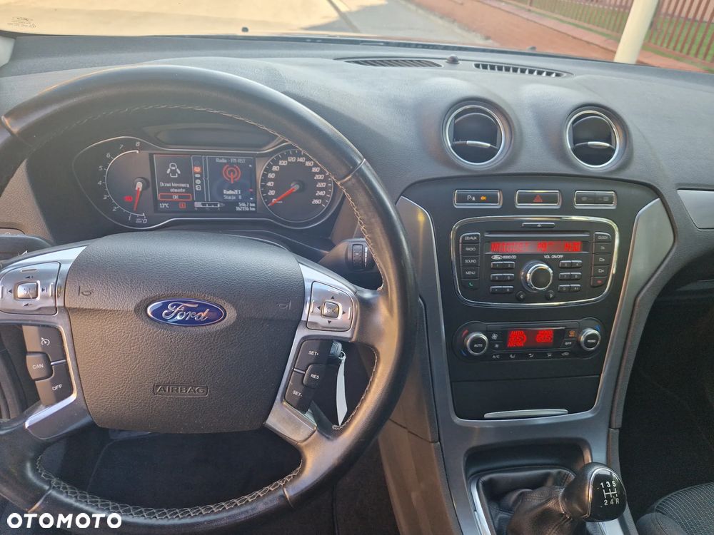 Ford Mondeo 2.0 FF Titanium - 24