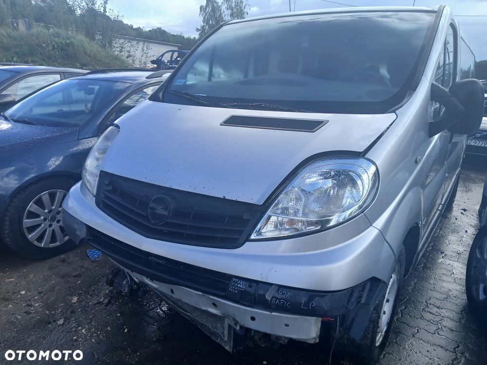 Opel Vivaro 2.5 146KM G9U 630 silnik U82 skrzynia napęd sanki belka wahacz wahacze zacisk zaciski zwrotnica piasta kopyto mc person amortyzator sprężyna maglownica most dyfer głowica