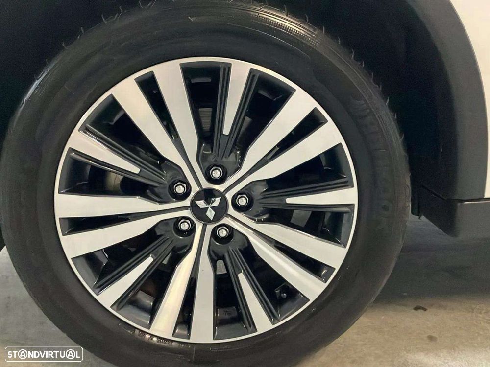 Mitsubishi Outlander - 20