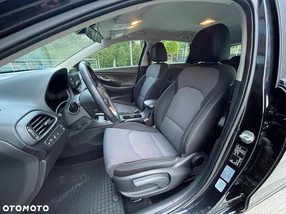 Hyundai i30 1.5 DPI Classic + - 24