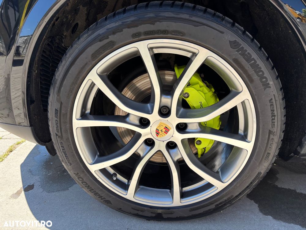 Porsche Cayenne E-Hybrid - 6
