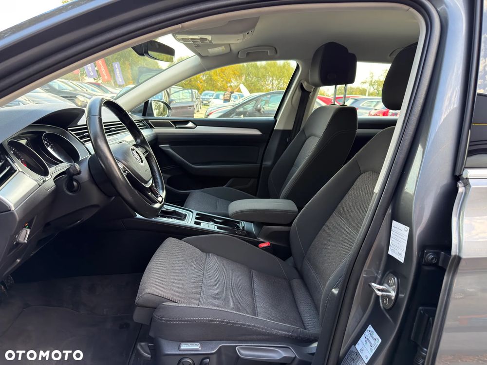Volkswagen Passat - 21