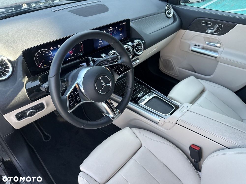 Mercedes-Benz GLA 200 mHEV Progressive 7G-DCT - 14