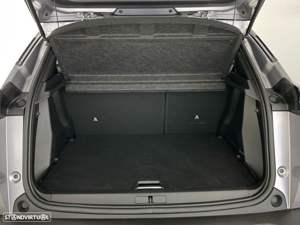Peugeot 2008 1.2 PureTech Allure — fotografia 13