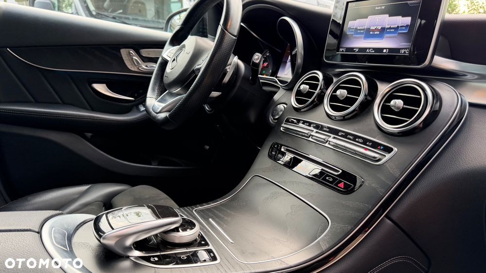 Mercedes-Benz GLC - 29