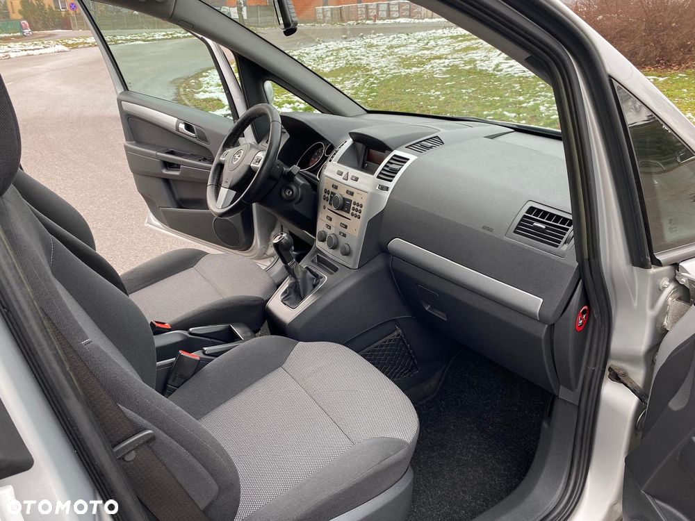 Opel Zafira - 23