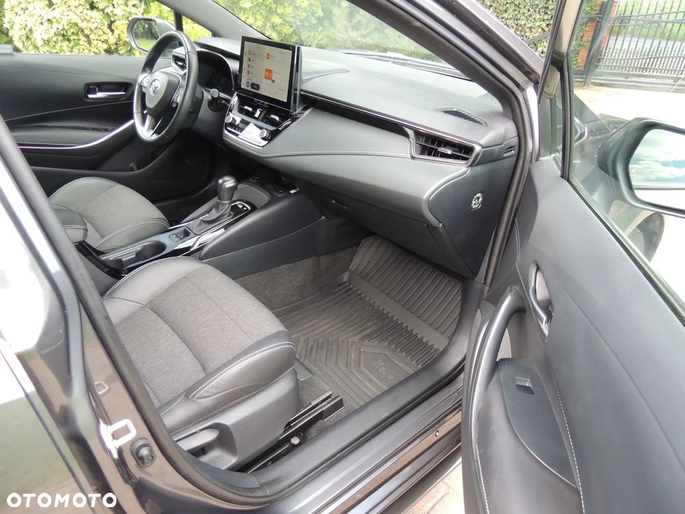 Toyota Corolla 1.8 Hybrid Style - 17