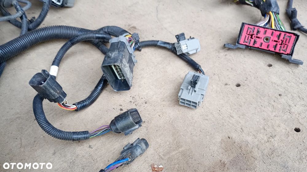 FV. WIĄZKA WTYCZKA  KOŃCÓWKA WIĄZKI ELEKTRYCZNEJ STEROWNIKA KOMPUTERA INSTALACJA ELEKTRYCZNACUSTOM FORD TRANSIT MK8 - 2