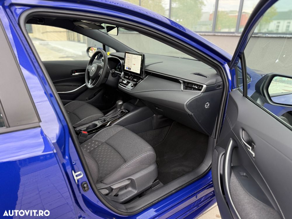 Toyota Corolla 1.8 Hybrid Business Edition - 30