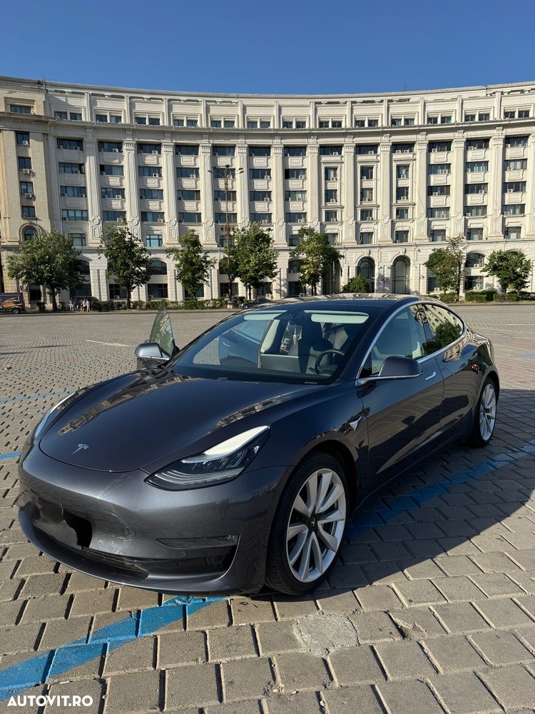 Tesla Model 3 Long Range - 2