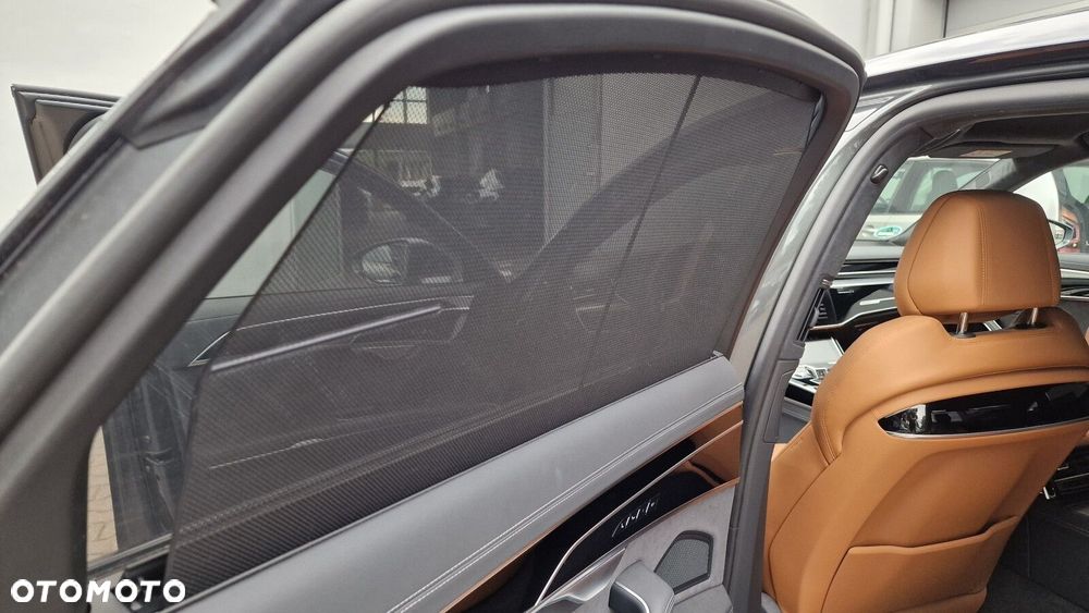Audi A8 - 35
