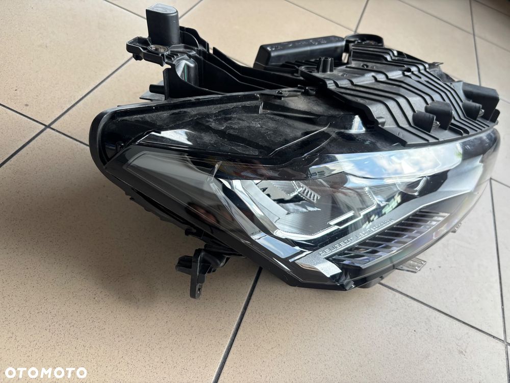Peugeot 308 III T10 Prawa Lampa Przednia Full LED 98516735 - 1