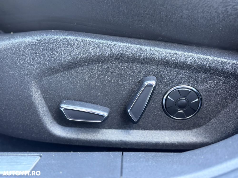 Ford Mondeo 2.0 TDCI PowerShift Titanium - 33