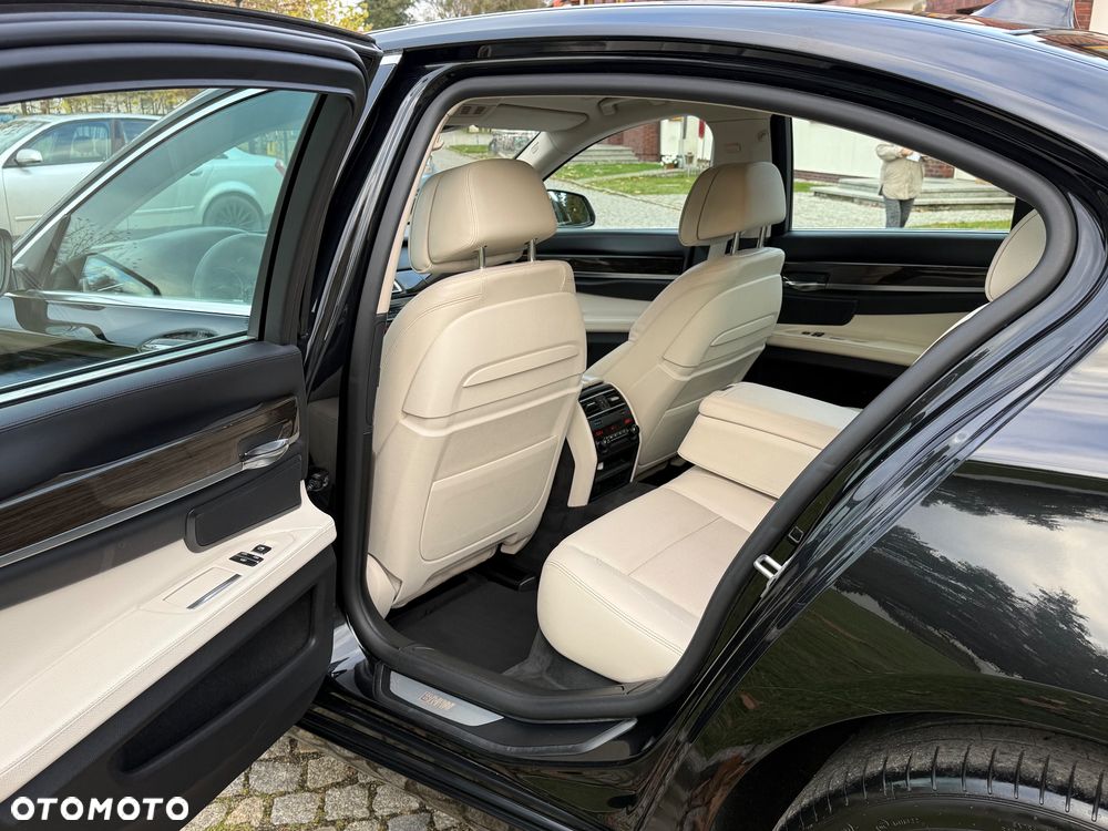 BMW Seria 7 730d xDrive - 9