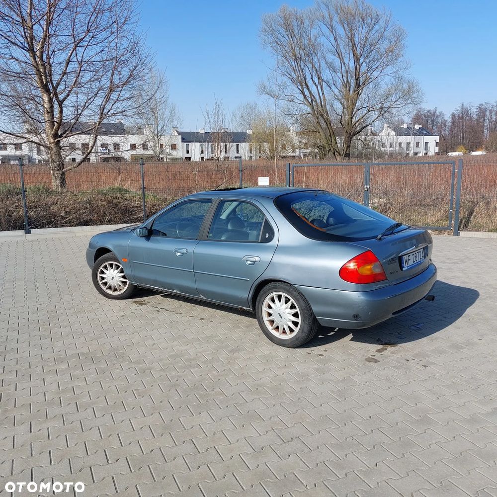 Ford Mondeo 2.5 Ghia - 3