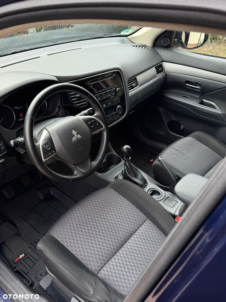 Mitsubishi Outlander 2.2 DID Intense - 10