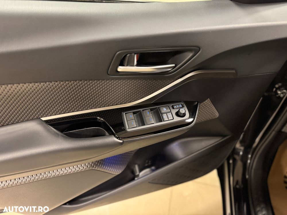 Toyota C-HR Lounge - 24