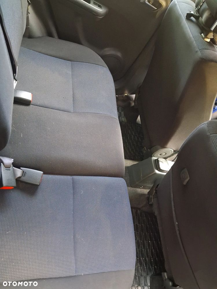 Suzuki Swift - 12