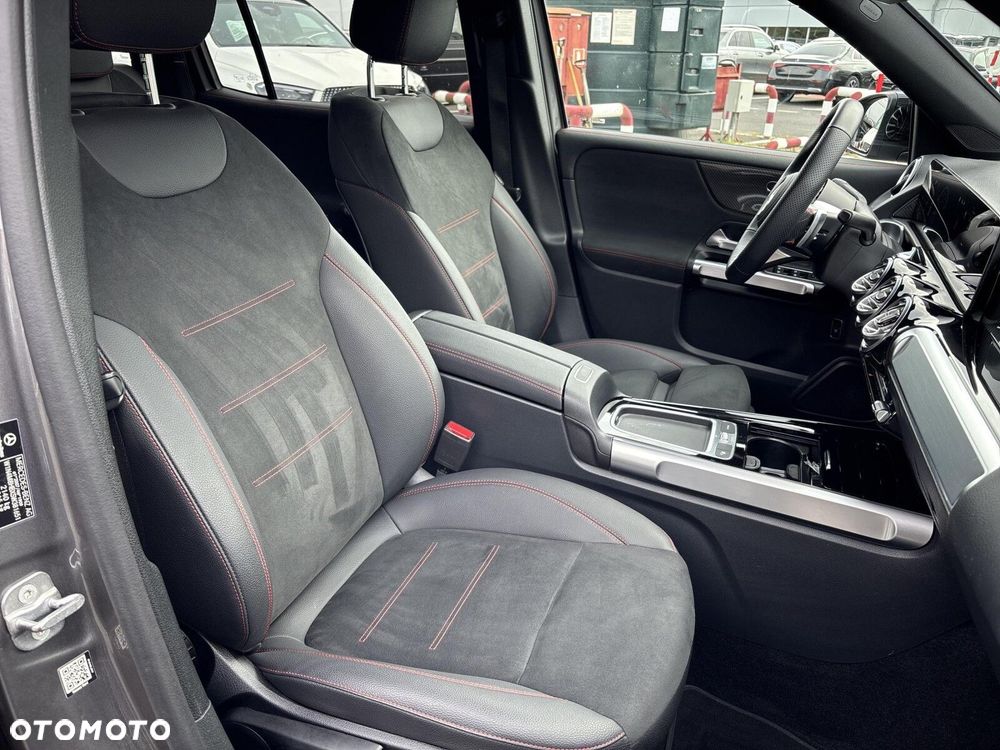 Mercedes-Benz GLB - 15