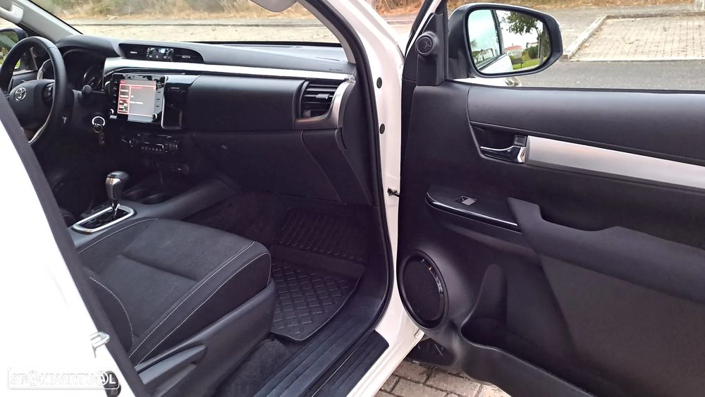 Toyota Hilux 4x4 Cabine Dupla Auto Executive - 13