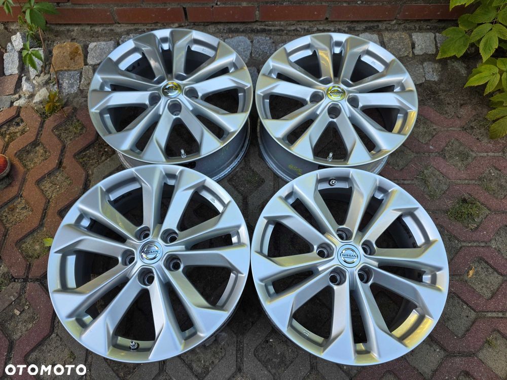 Oryginalne felgi aluminiowe z czujnikami NISSAN X-TRAIL 17" 5x114,3 ET 45