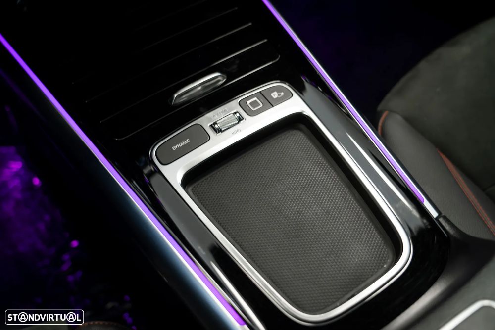Mercedes-Benz GLA 180 d AMG Line — fotografia 13