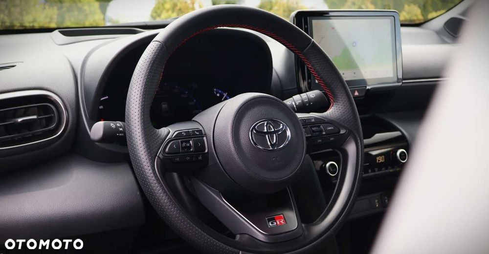 Toyota Yaris Cross - 12