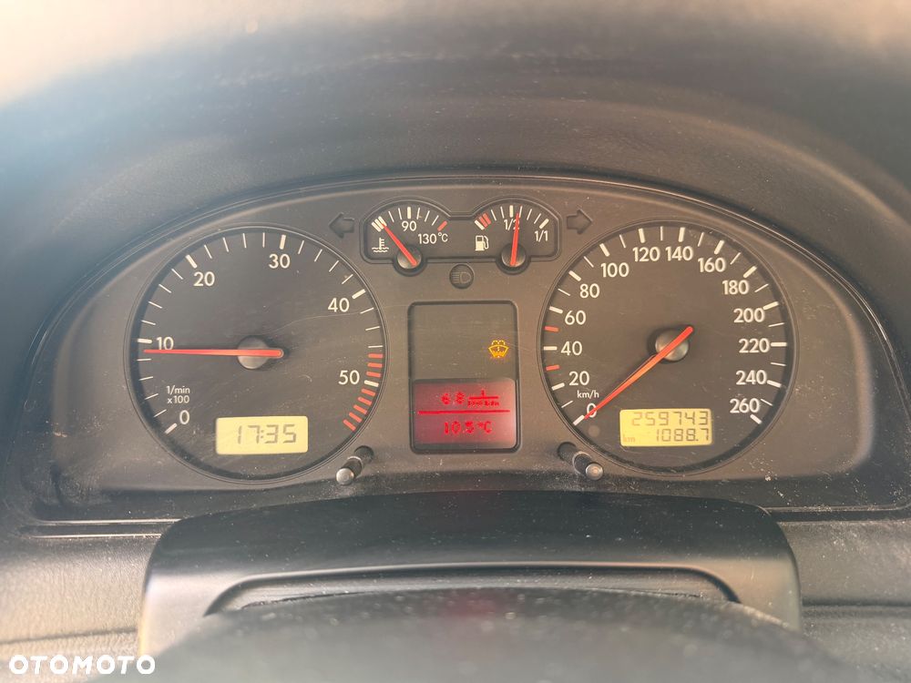 Volkswagen Passat 1.9 TDI Comfortline - 13