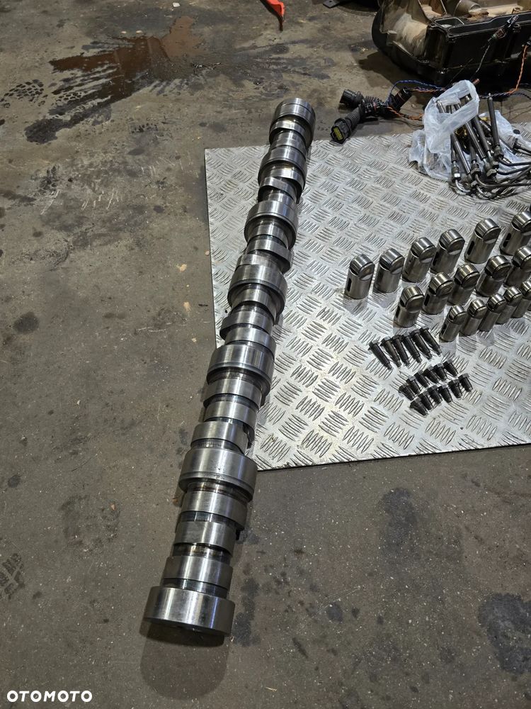 Wałek rozrządu DAF CF85 2007r. - 1