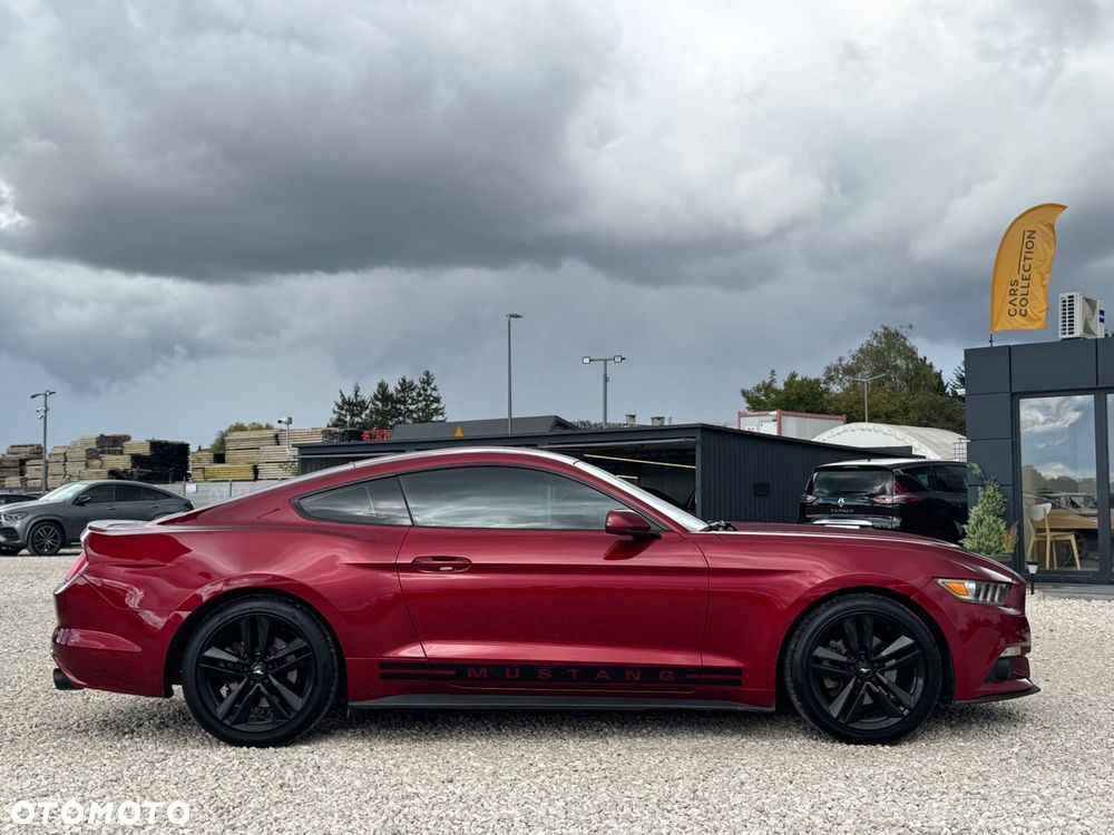 Ford Mustang - 4