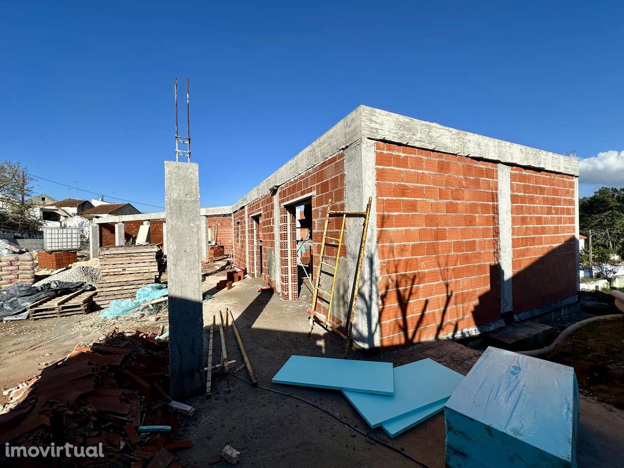 Moradia estilo rústico com piscina e garagem - a 10 min de C da Rainha - Grande imagem: 3/18