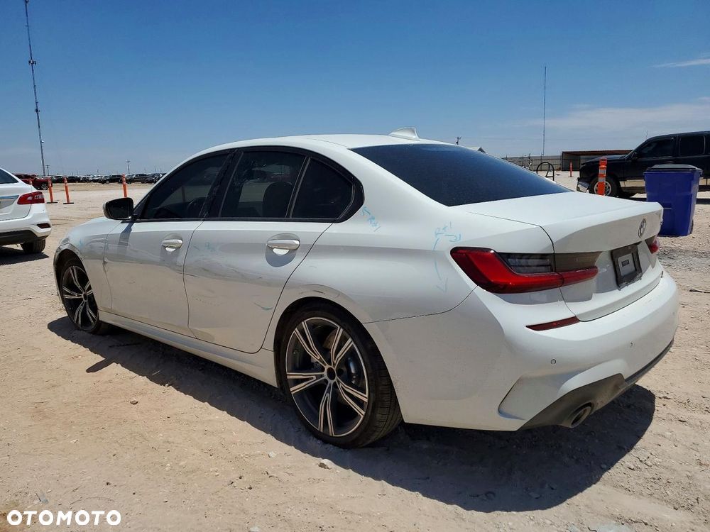BMW Seria 3 330i M Sport - 3