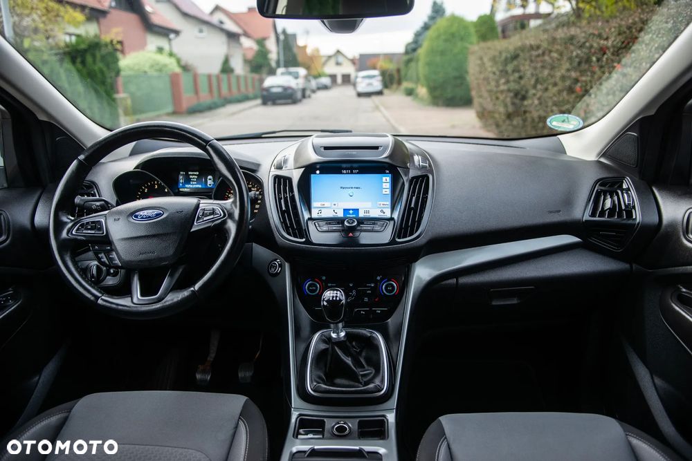 Ford Kuga 2.0 TDCi 2x4 Titanium - 29