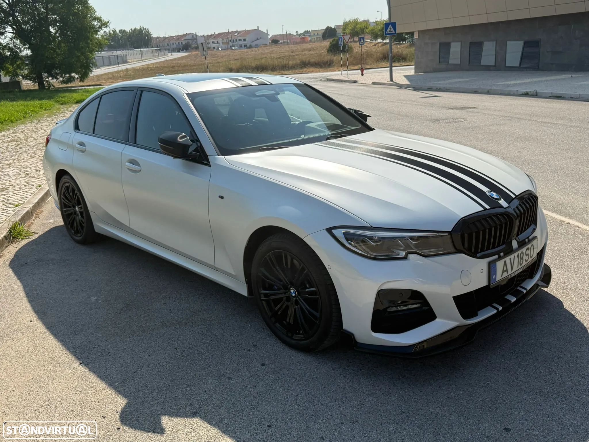 BMW 330 e Pack M Auto - 1