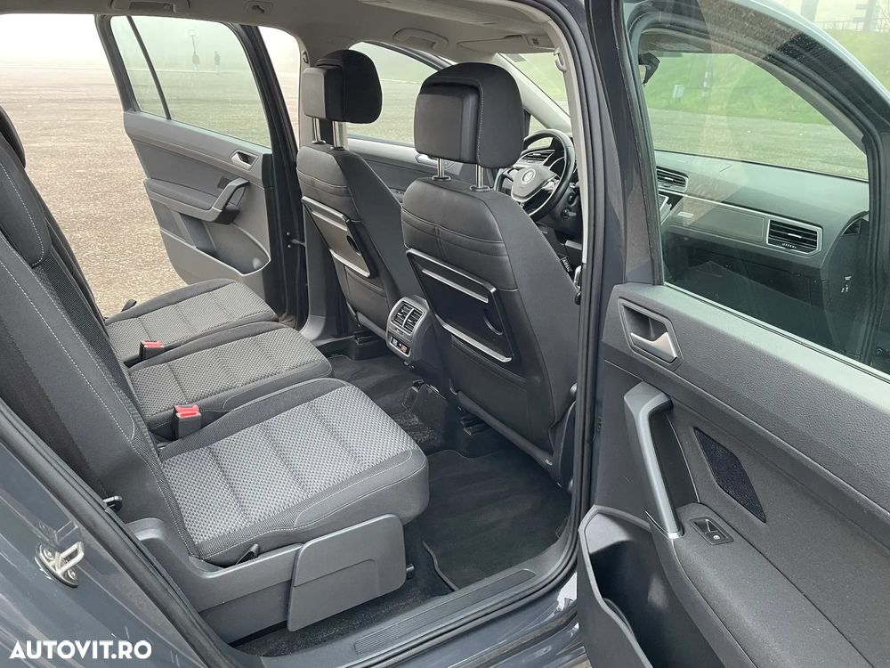 Volkswagen Touran - 6