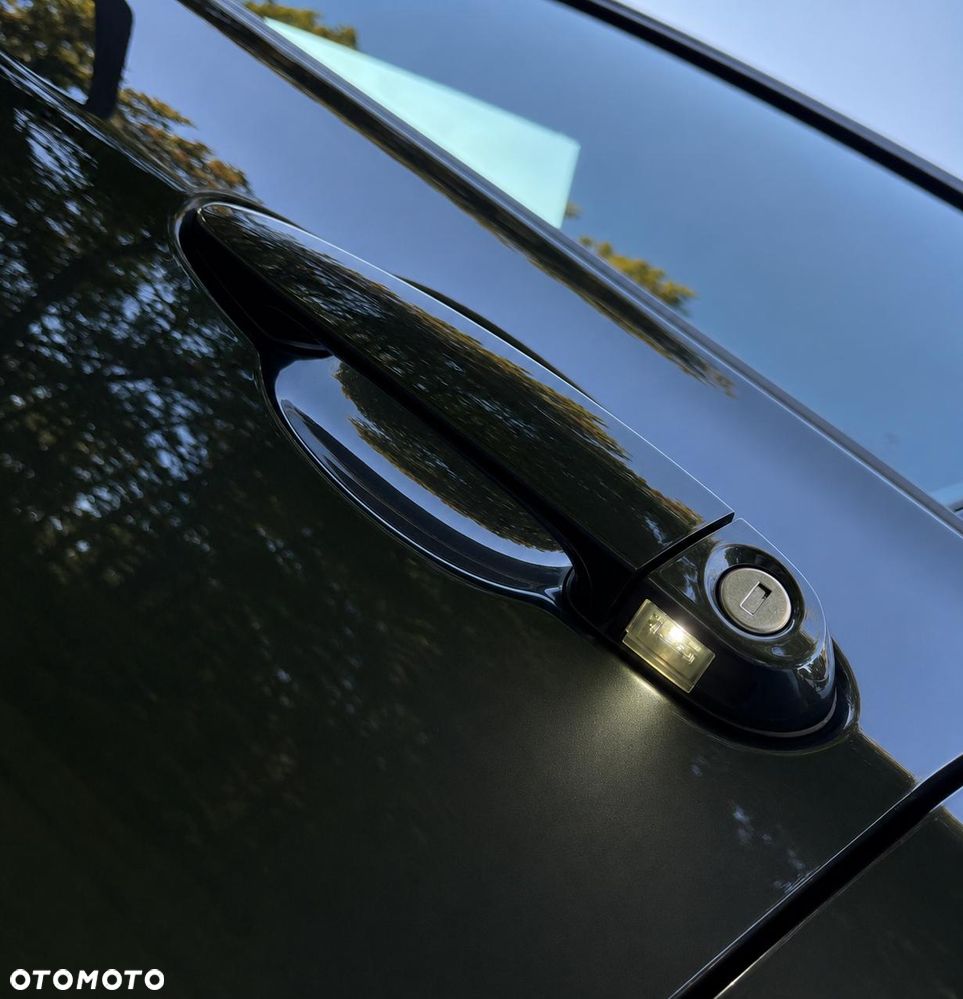 BMW Seria 3 318d Sport Line - 13