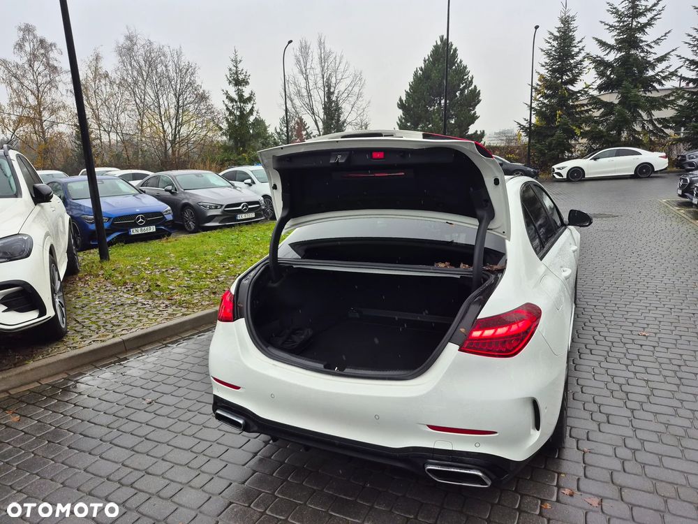 Mercedes-Benz Klasa C 180 mHEV - 25