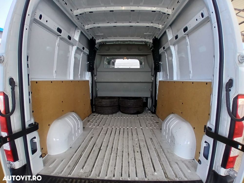 Renault Master 2.3 Blue 135 TT Furgon CD 3,5t L3H2 9 m3 - 2