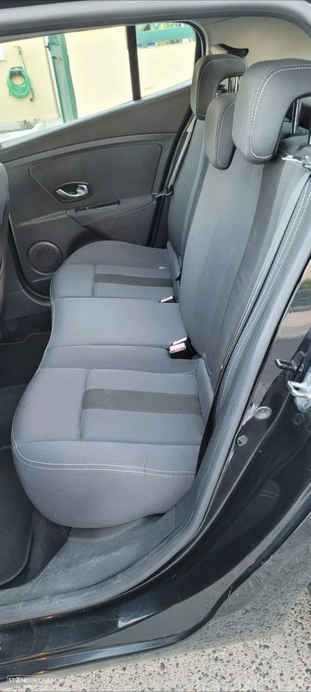 Renault Mégane 1.5 dCi Dynamique - 14
