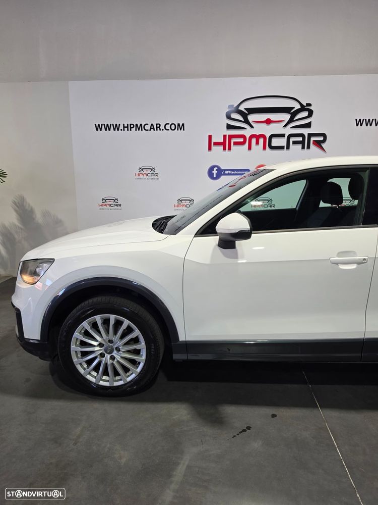 Audi Q2 30 TFSI Design S tronic - 5