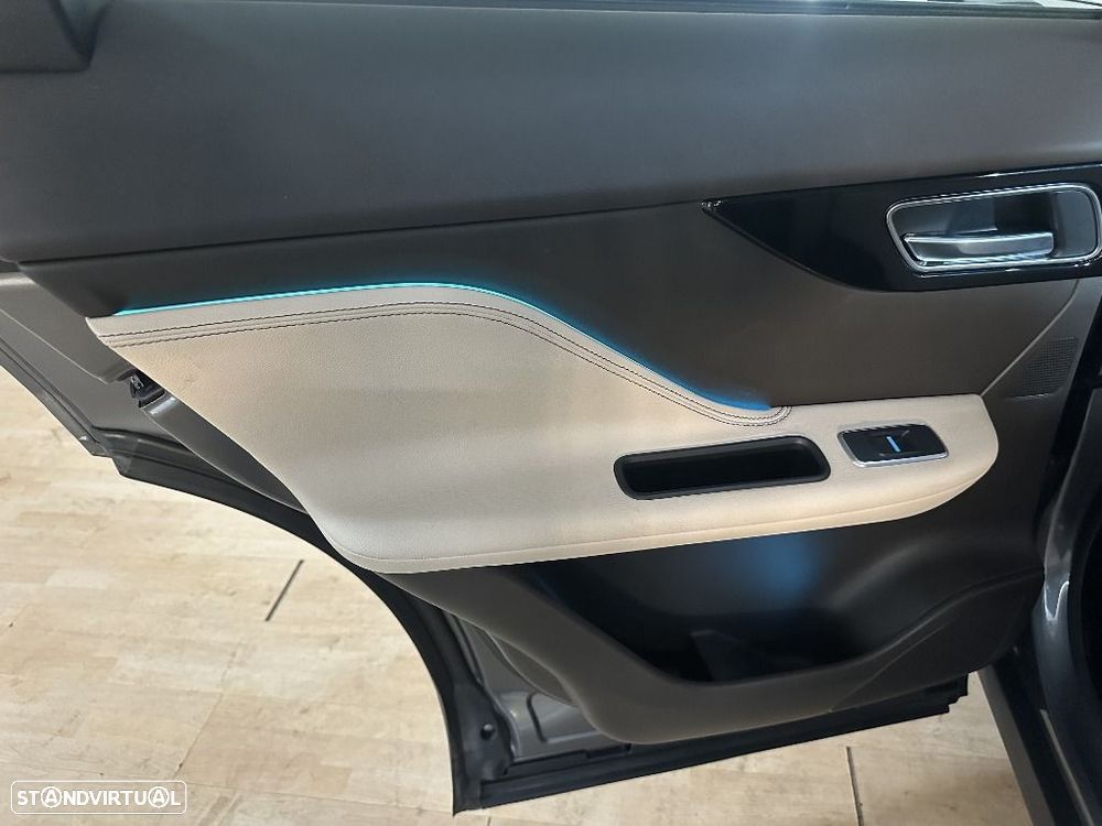 Jaguar F-Pace 2.0 i4D Prestige Aut. - 16