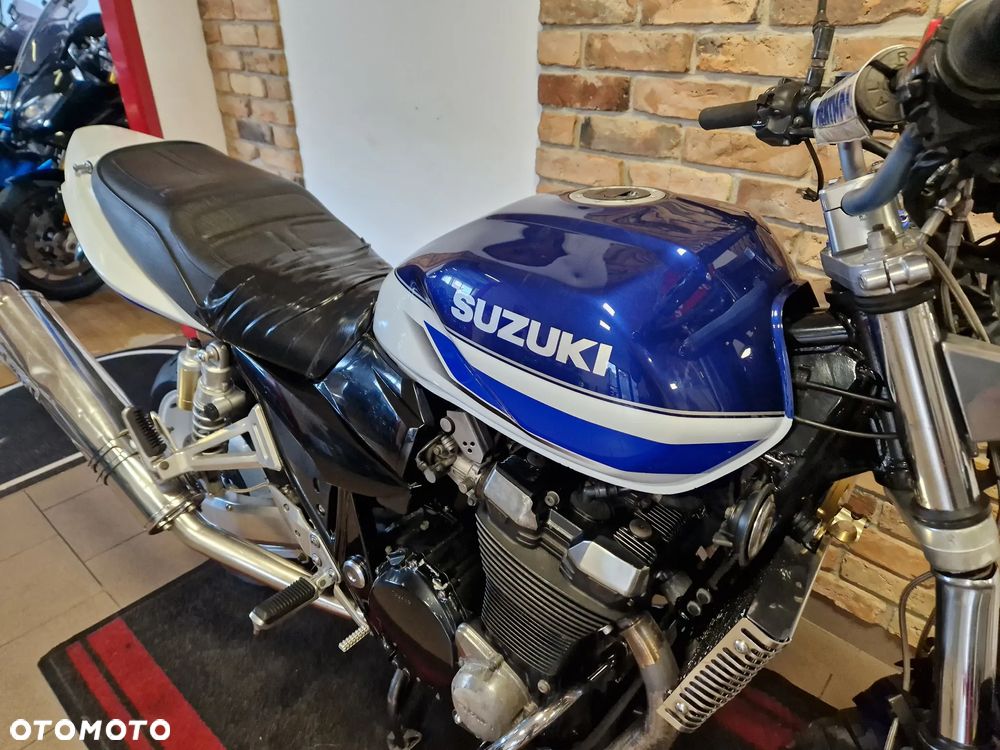 Suzuki GSX - 11