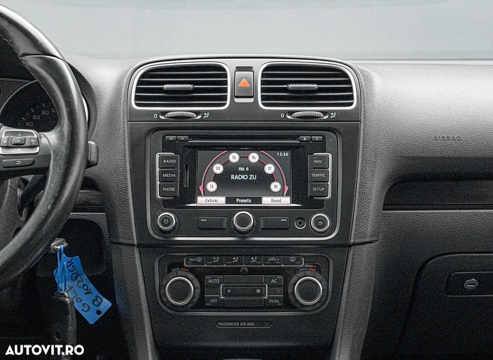 Volkswagen Golf 2.0 TDI BlueMotion Technology Comfortline DSG - 18