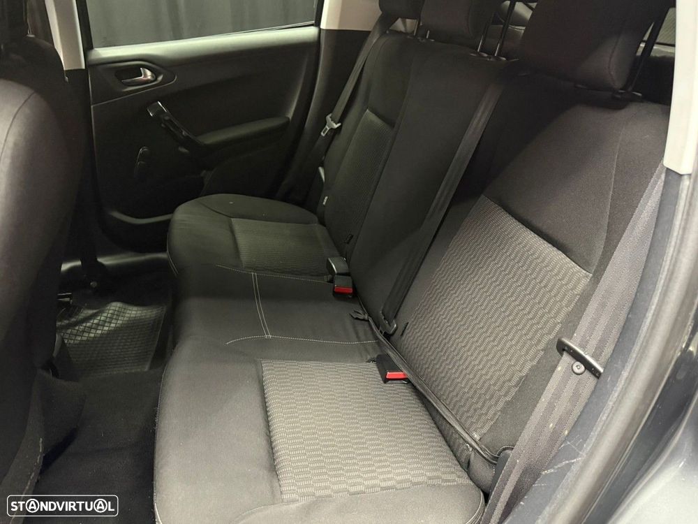 Peugeot 208 1.2 PureTech Style - 10